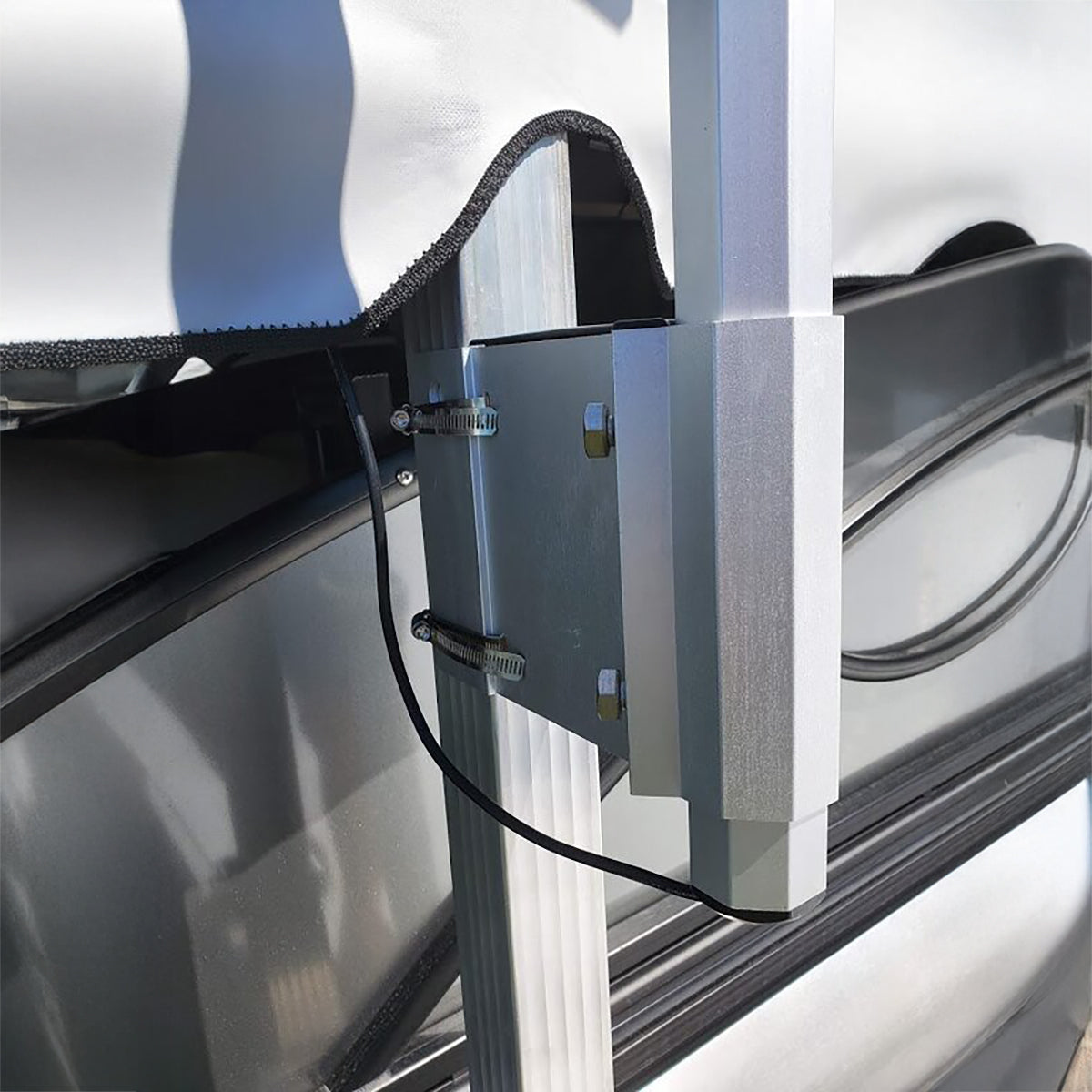 HD_Mt_Arm_Bracket_Up_Close