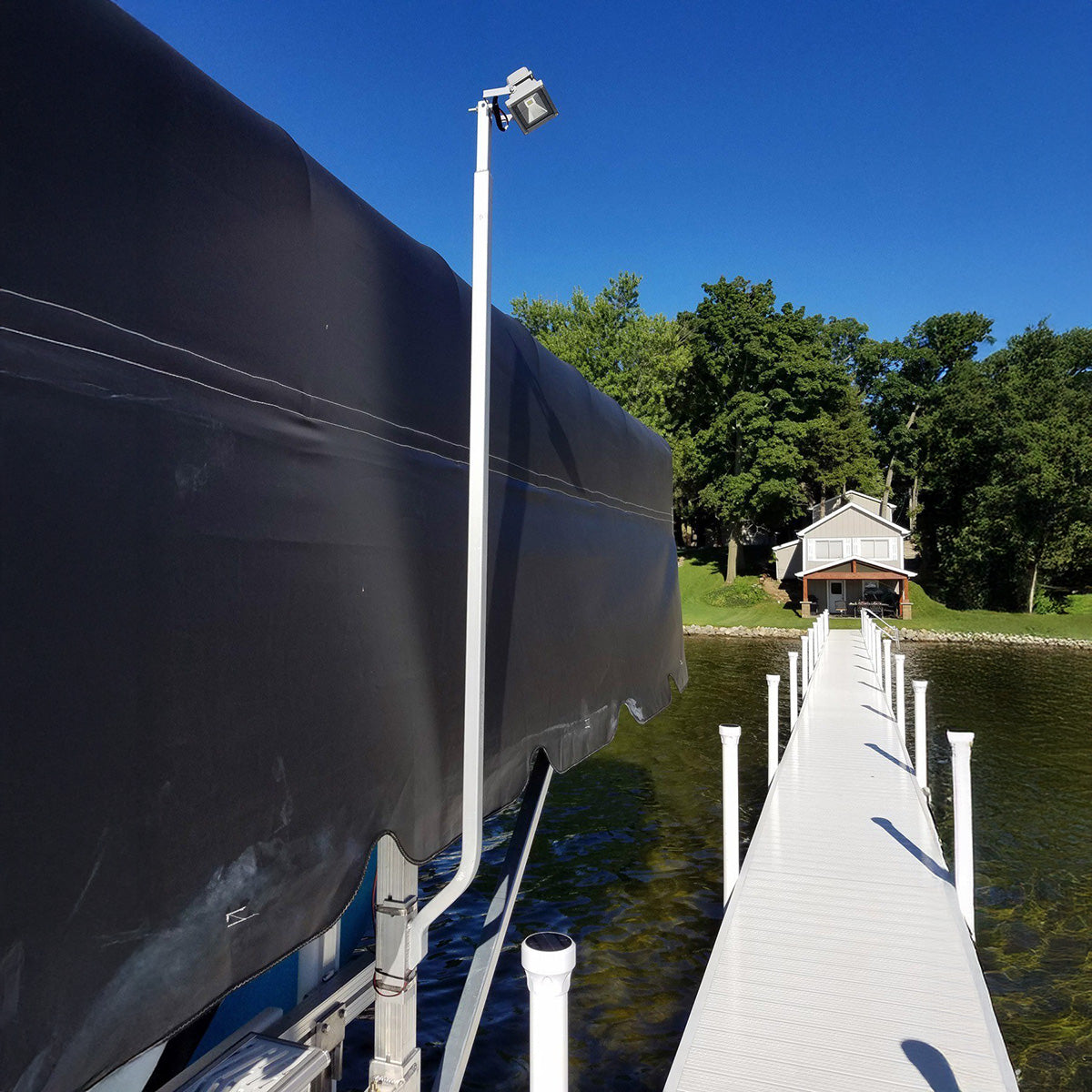 Wireless Key Fob Activated Boat Lift Flood Light Lake Lift's Boat Lift Key Fob Activated Flood Light is the perfect solution when boarding and unboarding your boat.