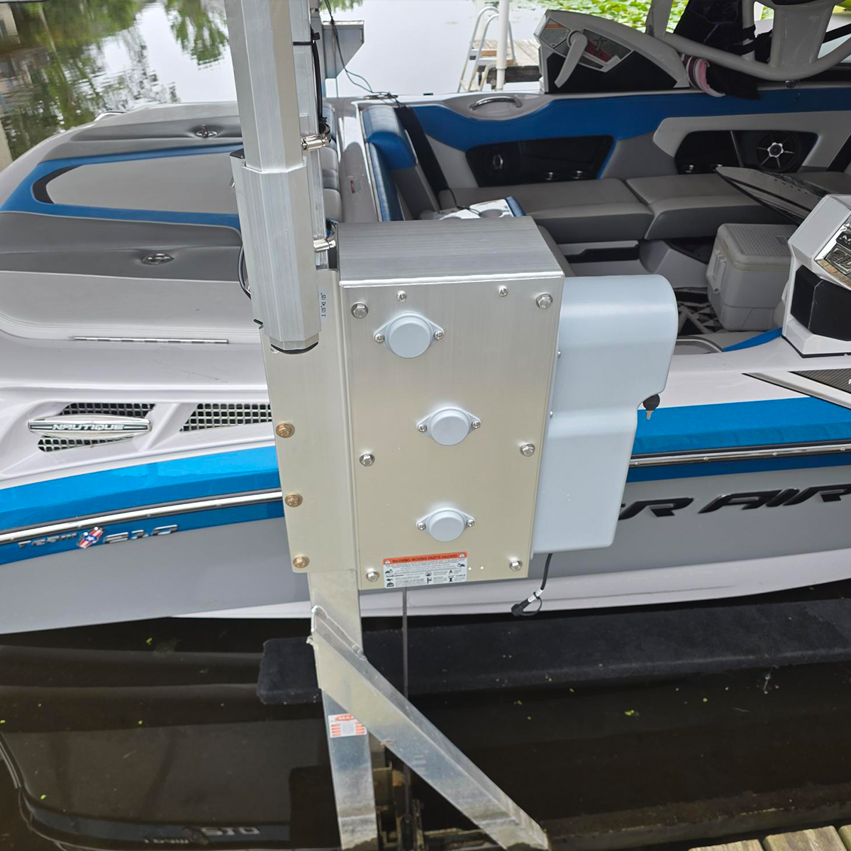 AC Integrated Boat Lift Wireless Direct Drive Motor & 5k Winch Box